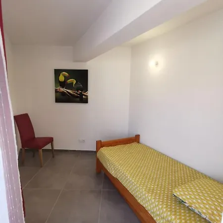 Magnificent T2 Bis With Private Parking In The Center Of Hyeres Апартаменты *