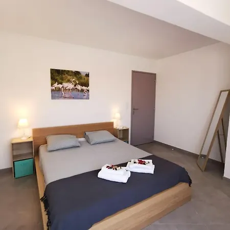 Апартаменты Magnificent T2 Bis With Private Parking In The Center Of Hyeres Йер